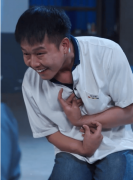 《奶奶的废品车载我进》李凡脑瘫父母掉